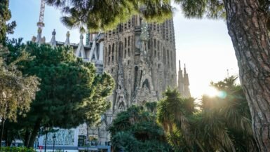 Barcelona: Guía Completa — Cuándo Ir, Qué Hacer y Dónde Alojarse