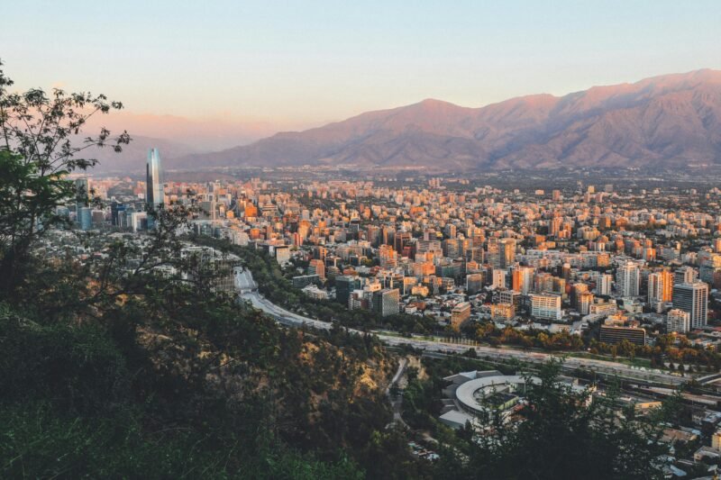 Santiago: Guía Completa — Vinos, Montañas y Cultura